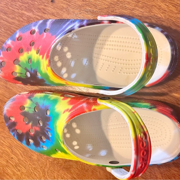 Crocs Tie-Dye Swirl Slip-On Shoes. Size 12. GUC. - Picture 3 of 11